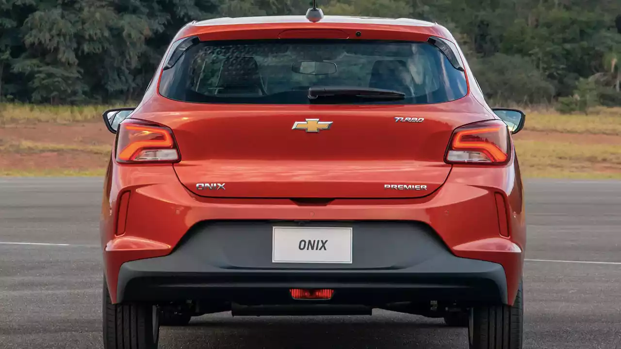 Chevrolet Novo Onix ângulo 2