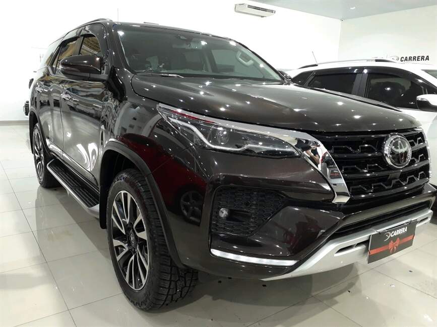 Toyota Hilux SW4 2.8 D-4D TURBO SRX 7L 4X4 AUTOMÁT