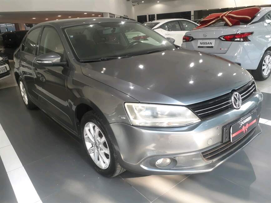 Volkswagen Jetta 2.0 COMFORTLINE 4P TIPTRONIC