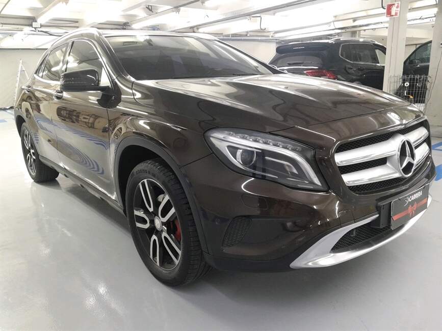 Mercedes-Benz GLA 200 1.6 CGI VISION 16V TURBO 4P AUTOM