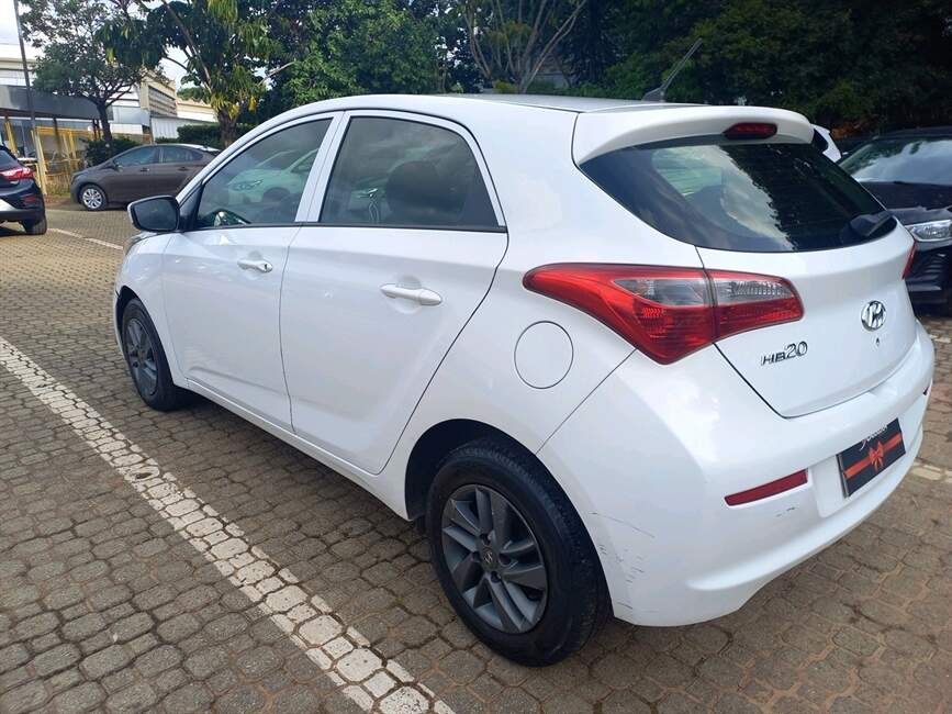 Hyundai HB20 1.0 COMFORT PLUS 12V 4P MANUAL
