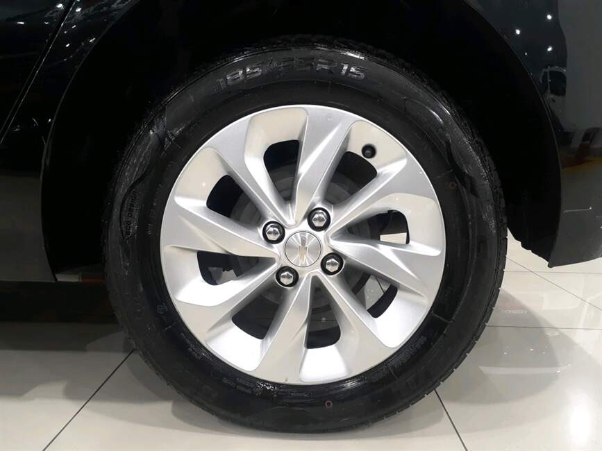 Chevrolet Onix 1.0 LT MANUAL