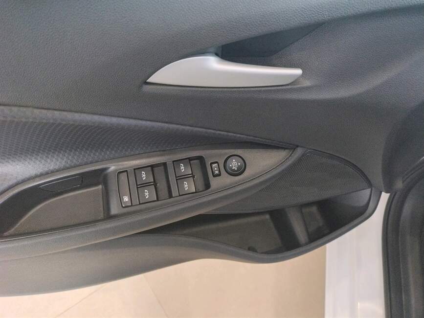Chevrolet Onix 1.0 LT MANUAL