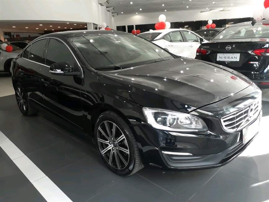 Volvo S60 2.0 T5 MOMENTUM 16V TURBO 4P AUTOMATI