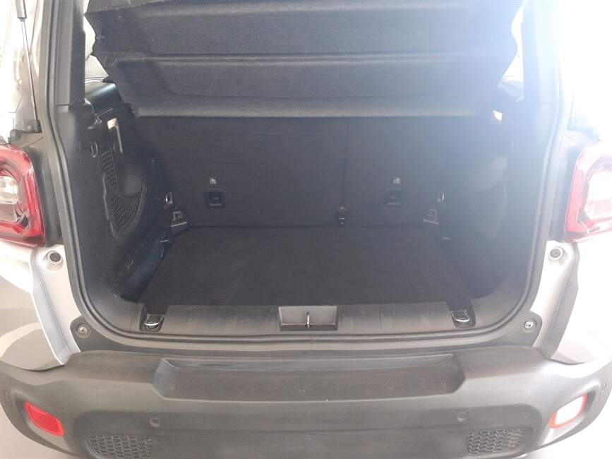 Jeep Renegade 1.8 16V LONGITUDE 4P AUTOMÁTICO