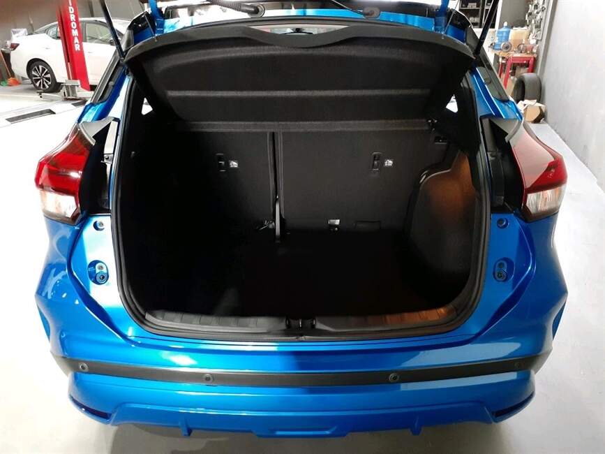 Nissan Kicks 1.6 CVT EXCLUSIVE CINZA P. TECH