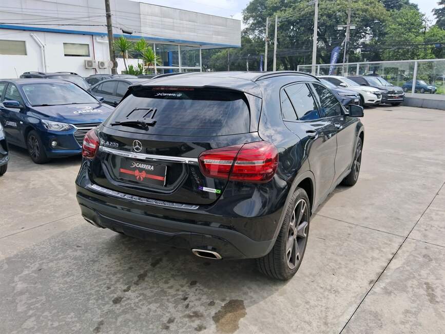 Mercedes-Benz GLA 200 1.6 CGI NIGHT 7G-DCT