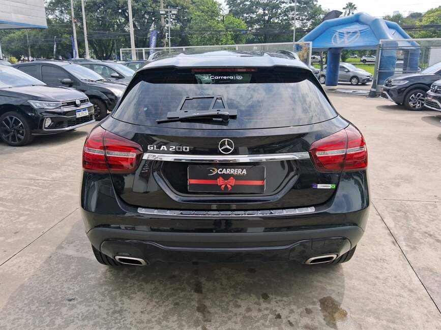 Mercedes-Benz GLA 200 1.6 CGI NIGHT 7G-DCT