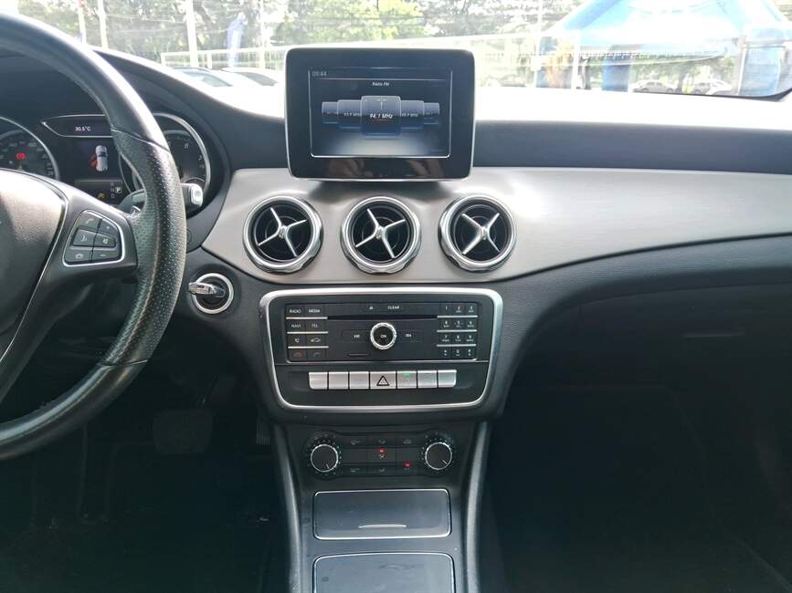 Mercedes-Benz GLA 200 1.6 CGI NIGHT 7G-DCT