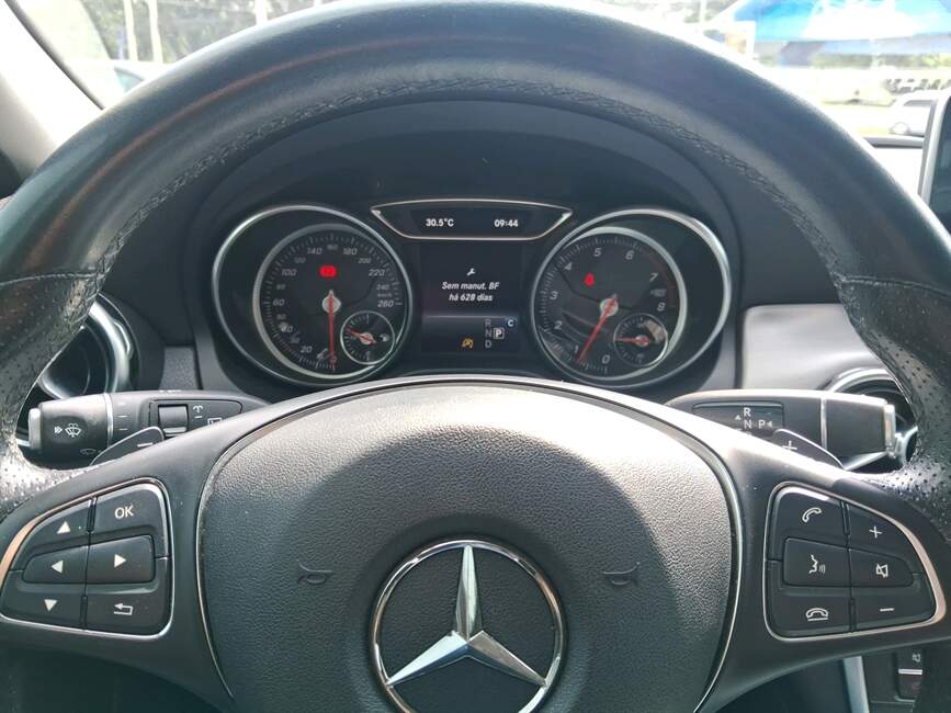 Mercedes-Benz GLA 200 1.6 CGI NIGHT 7G-DCT