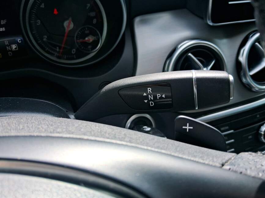 Mercedes-Benz GLA 200 1.6 CGI NIGHT 7G-DCT