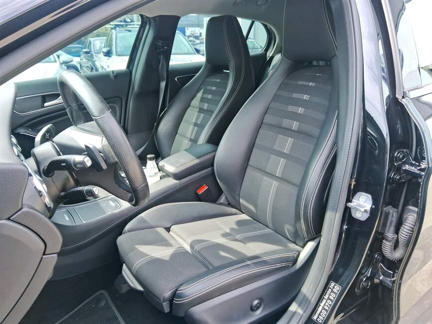 Mercedes-Benz GLA 200 1.6 CGI NIGHT 7G-DCT