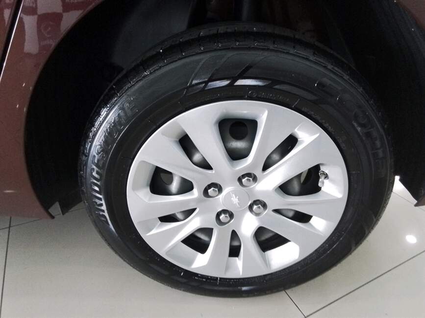 Chevrolet Onix 1.0 LT MANUAL