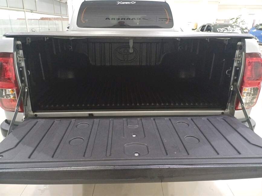 Toyota Hilux 2.7 SR 4X2 CD 16V 4P MANUAL