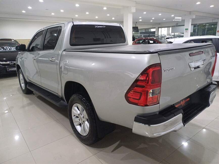Toyota Hilux 2.7 SR 4X2 CD 16V 4P MANUAL
