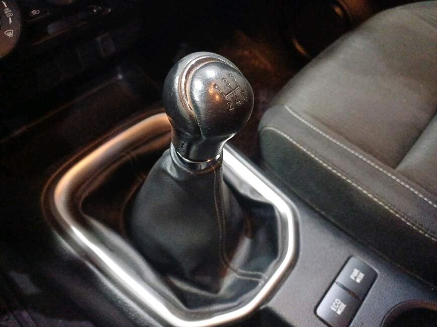 Toyota Hilux 2.7 SR 4X2 CD 16V 4P MANUAL