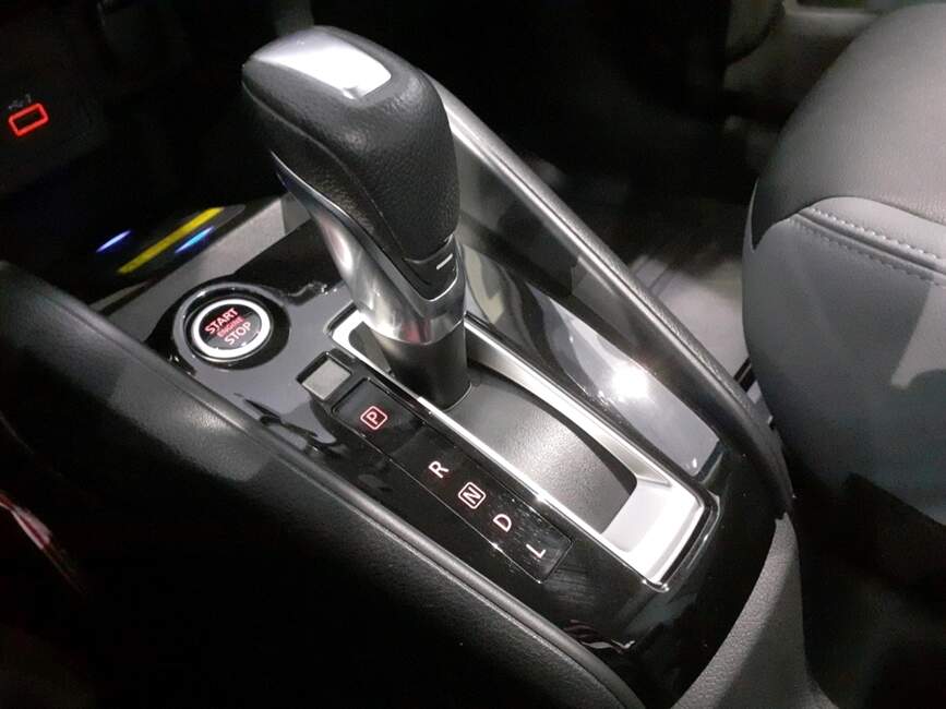 Nissan Kicks 1.6 CVT EXCLUSIVE CINZA P. TECH
