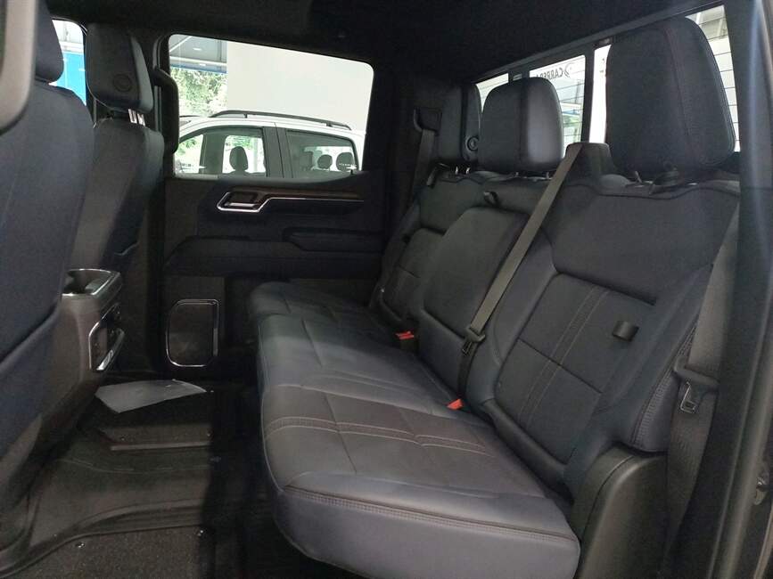Chevrolet Silverado HIGH COUNTRY 5.3L 4X4