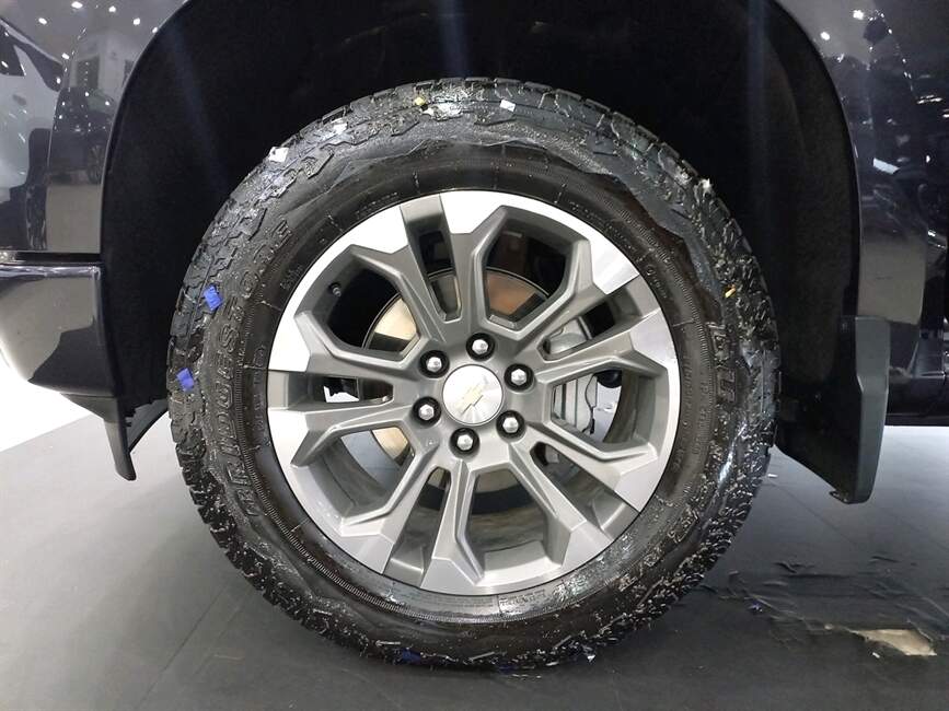 Chevrolet Silverado HIGH COUNTRY 5.3L 4X4