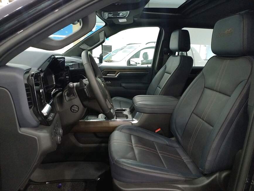 Chevrolet Silverado HIGH COUNTRY 5.3L 4X4