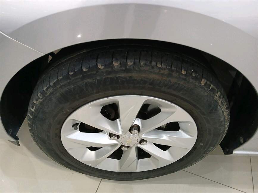 Chevrolet Onix 1.0 LT MANUAL