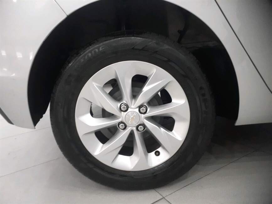 Chevrolet Onix 1.0 LT MANUAL