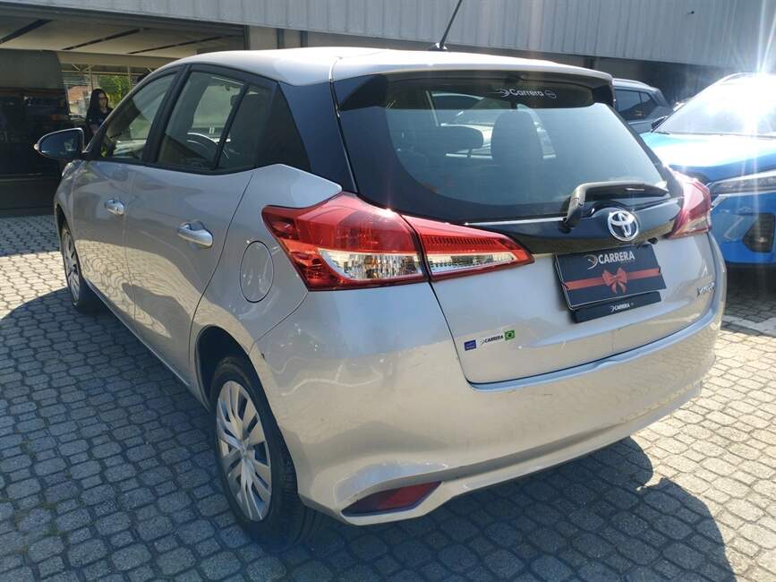 Toyota Yaris 1.3 16V XL LIVE MULTIDRIVE