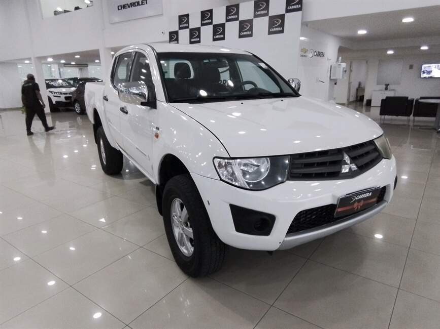 Mitsubishi L200 TRITON 3.2 GLX 4X4 CD 16V TURBO INTERCOLER DI