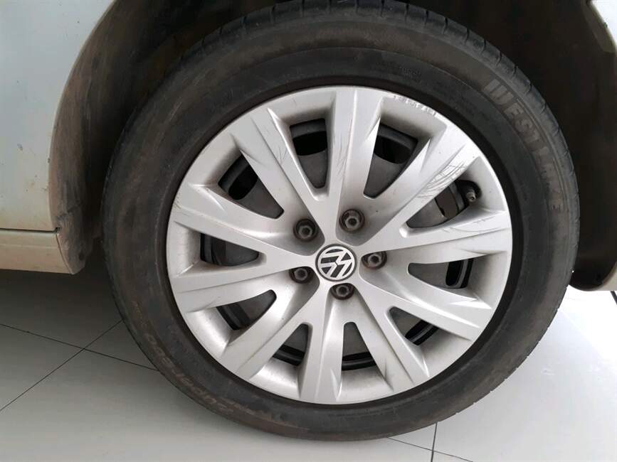 Volkswagen Fox 1.6 MI 8V 4P AUTOMATIZADO