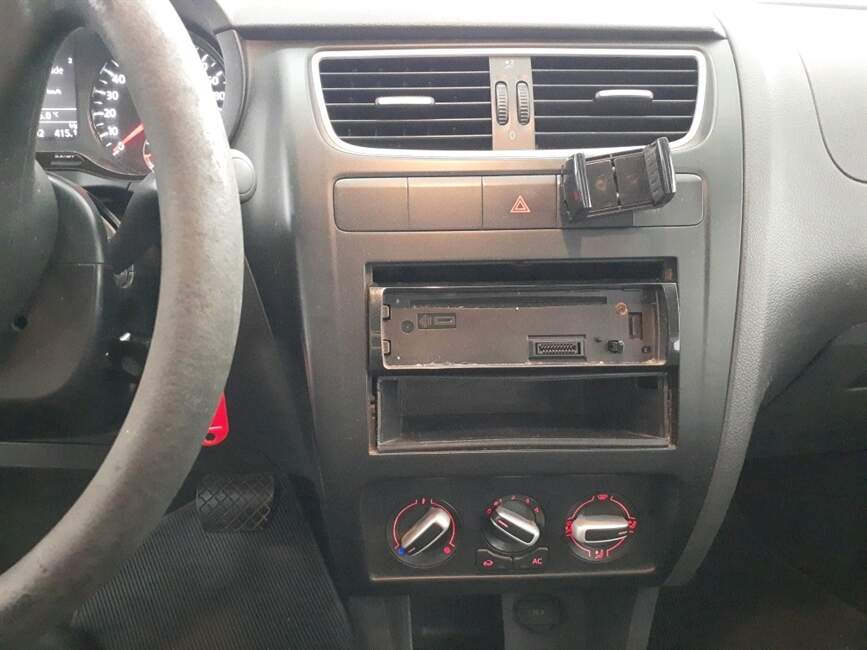 Volkswagen Fox 1.6 MI 8V 4P AUTOMATIZADO