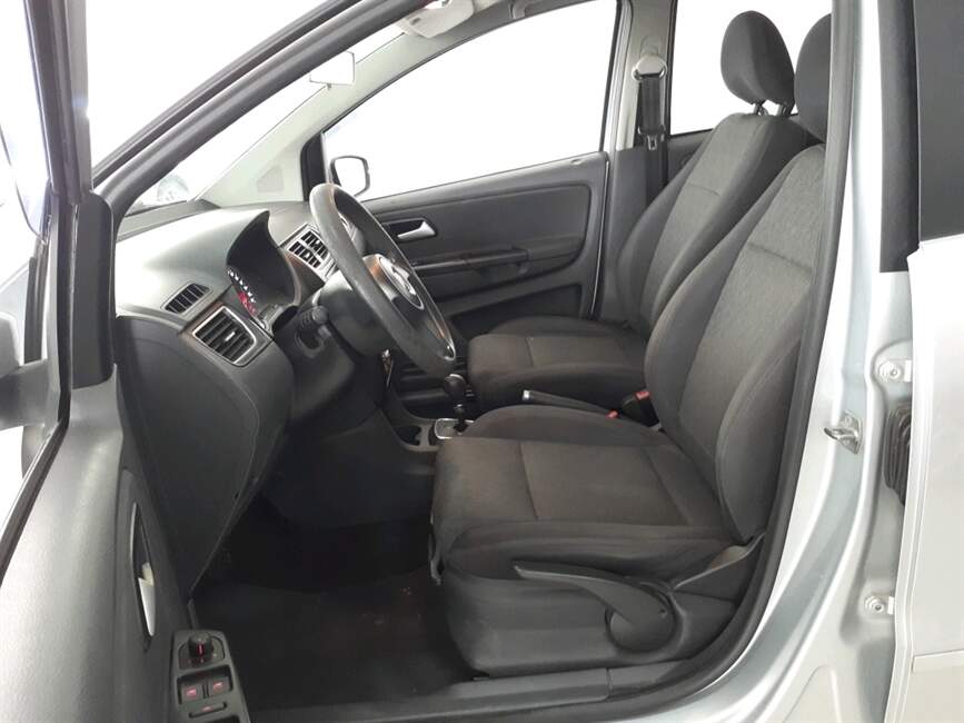 Volkswagen Fox 1.6 MI 8V 4P AUTOMATIZADO
