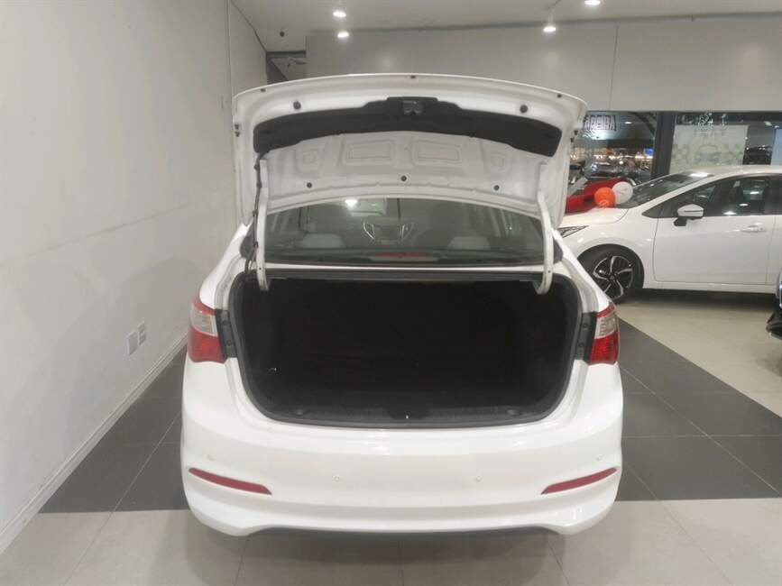 Hyundai HB20S 1.6 COMFORT PLUS 16V 4P MANUAL