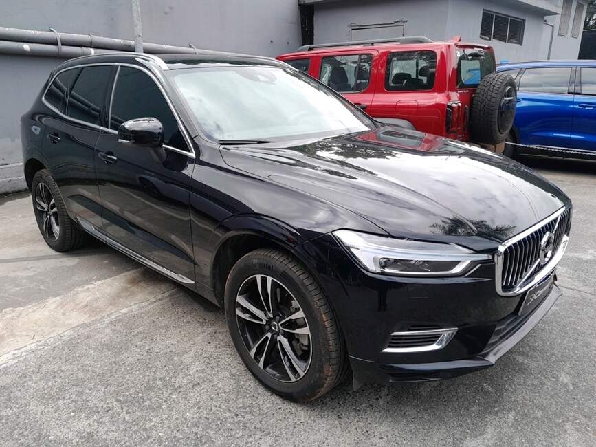 Volvo XC60 2.0 T8 HYBRID MOMENTUM AWD GEARTRONIC
