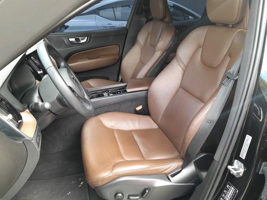 Volvo XC60 2.0 T8 HYBRID MOMENTUM AWD GEARTRONIC