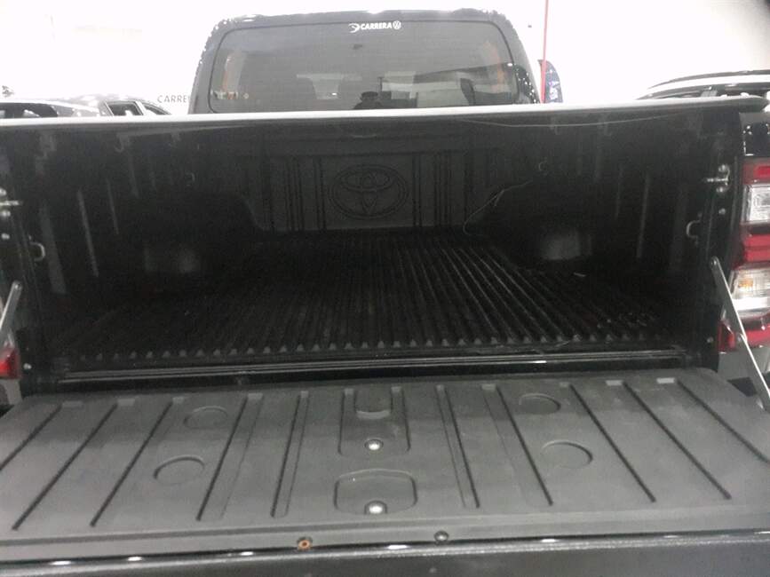 Toyota Hilux 2.8 D-4D TURBO CD SRX 4X4 AUTOMÁTICO