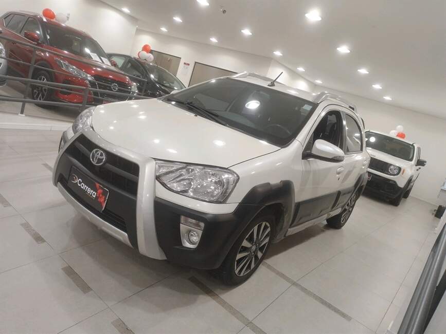 Toyota Etios CROSS 1.5 16V 4P AUTOMATICO