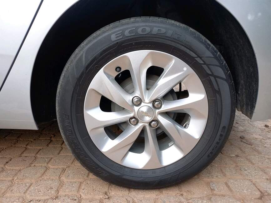 Chevrolet Onix 1.0 LT MANUAL