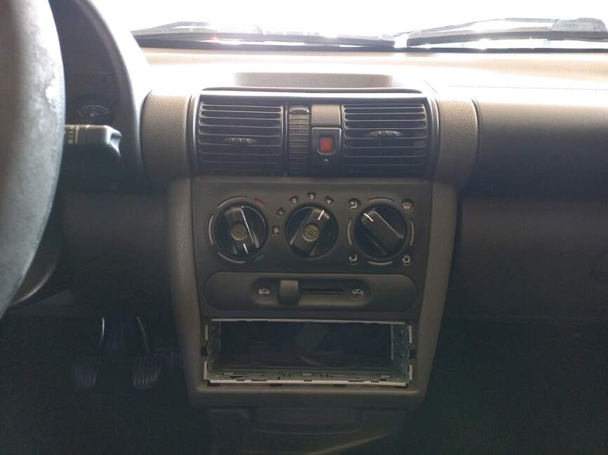 Chevrolet Classic 1.0 MPFI LS 8V 4P MANUAL