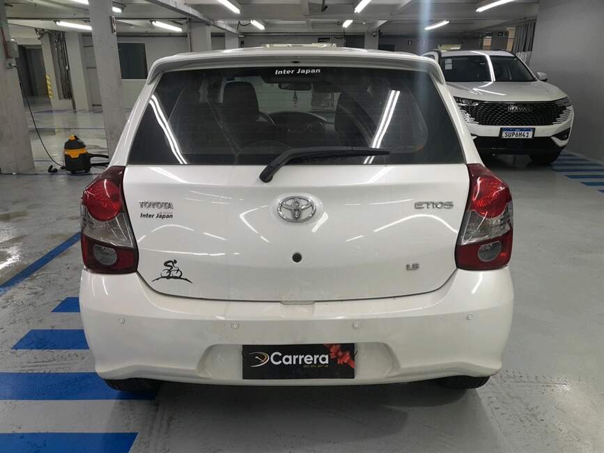 Toyota Etios 1.5 X PLUS 16V 4P AUTOMATICO