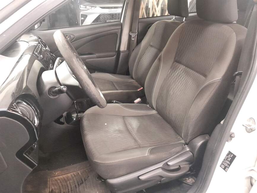 Toyota Etios 1.5 X PLUS 16V 4P AUTOMATICO