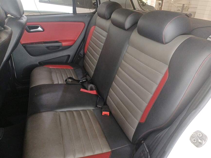 Volkswagen Fox 1.6 MSI PEPPER 16V 4P AUTOMATIZADO