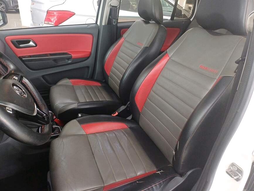 Volkswagen Fox 1.6 MSI PEPPER 16V 4P AUTOMATIZADO