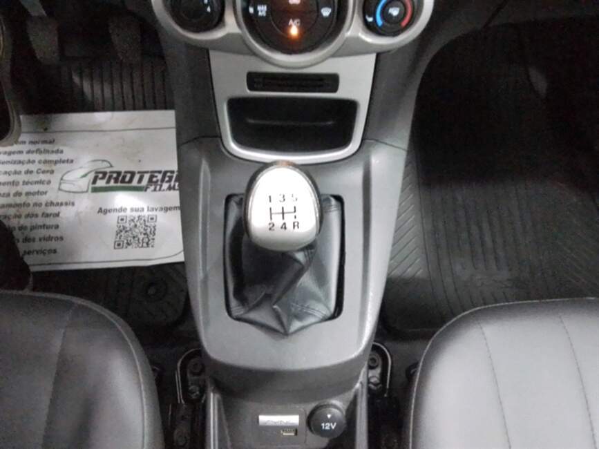 Ford Fiesta 1.6 TI-VCT SE MANUAL