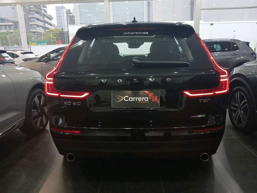 Volvo XC60 2.0 T5 MOMENTUM AWD GEARTRONIC