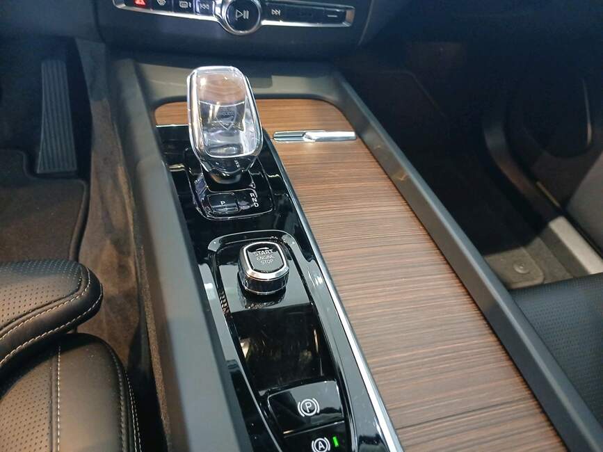 Volvo XC60 2.0 T8 RECHARGE ULTIMATE AWD GEARTRONIC