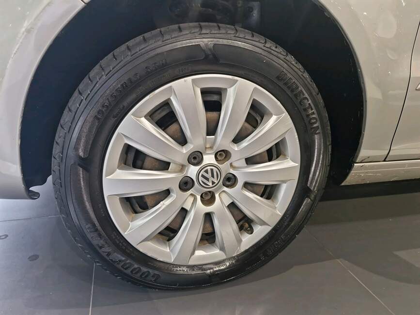 Volkswagen Fox 1.6 MI 8V 4P AUTOMATIZADO