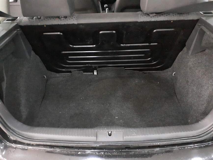 Volkswagen Polo 1.6 MI 8V 4P MANUAL