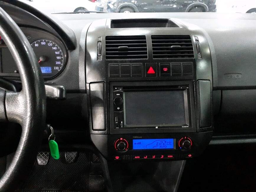 Volkswagen Polo 1.6 MI 8V 4P MANUAL