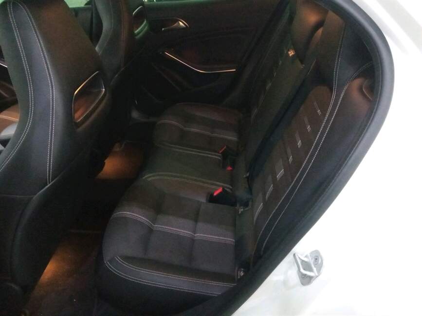 Mercedes-Benz GLA 200 1.6 CGI ADVANCE 7G-DCT