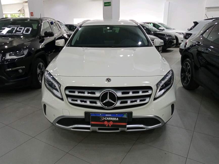 Mercedes-Benz GLA 200 1.6 CGI ADVANCE 7G-DCT